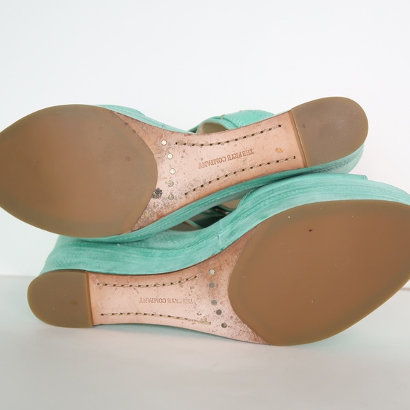 Sold! - Picture 7 of 8